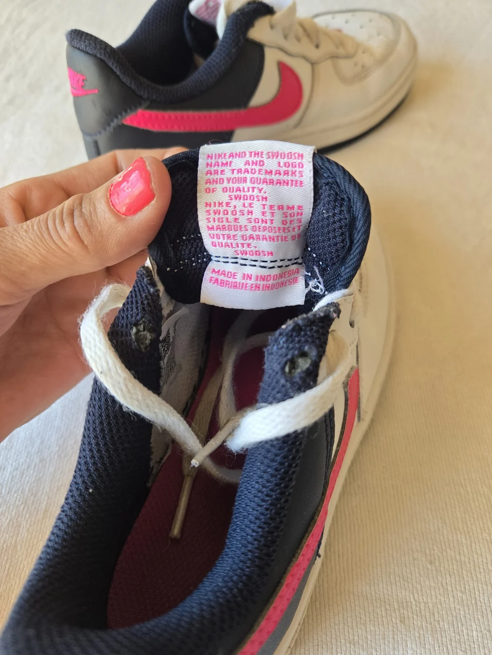 Nike Kids' Force 1 Low Top Sneakers in White/Pink